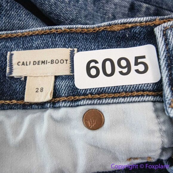 Madewell Cali Demi-Boot Jeans in Glenside Wash, 28 - Picture 14 of 16